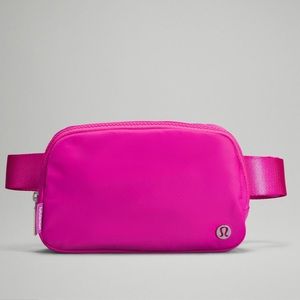 NWT Everywhere Belt Bag 1L Sonic Pink